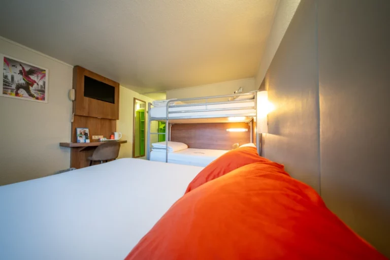 Chambre familiale - hôtel Ampaline Boulazac